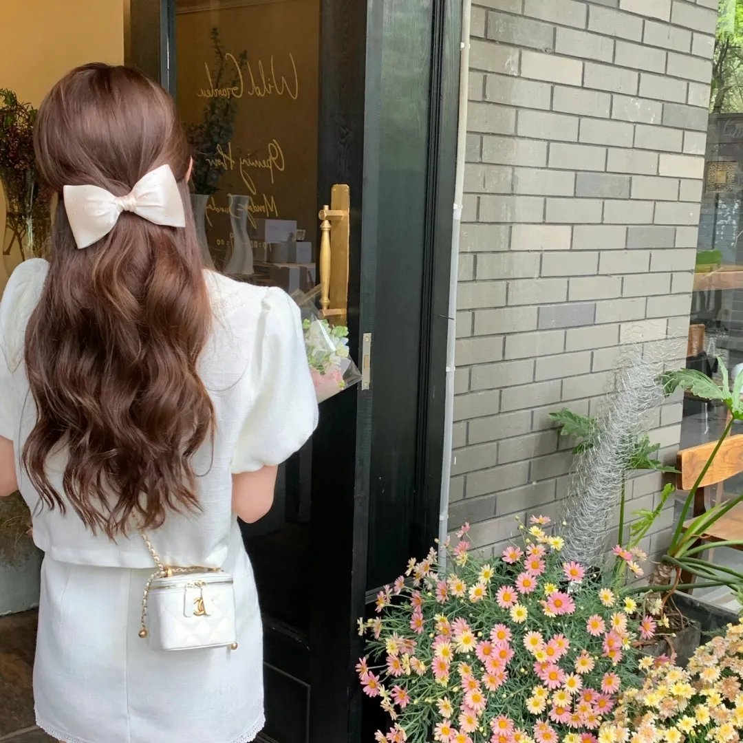 女孩舞步